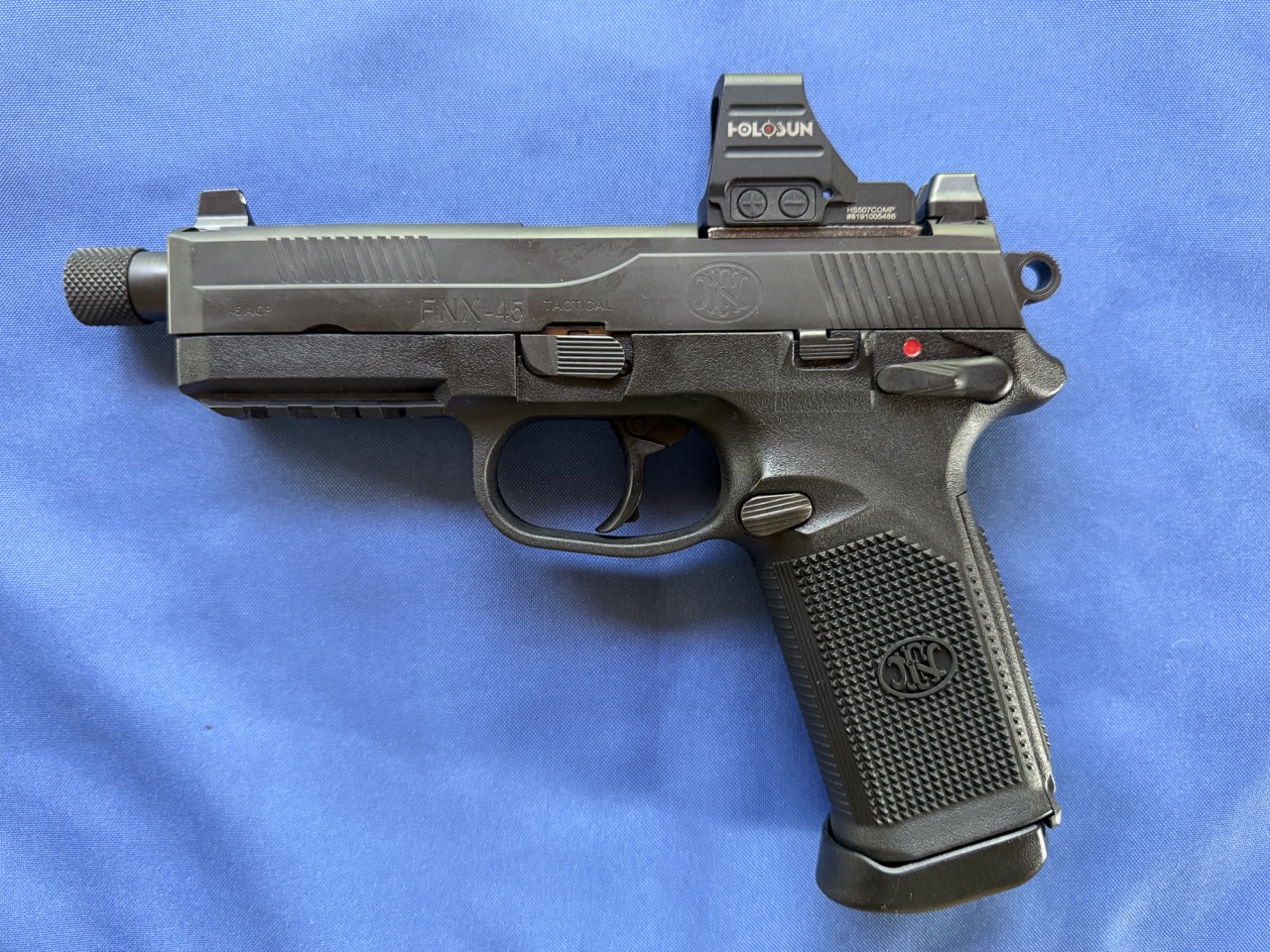 FN FNX-45 &ndash; .45 ACP with Holosun 507 Comp