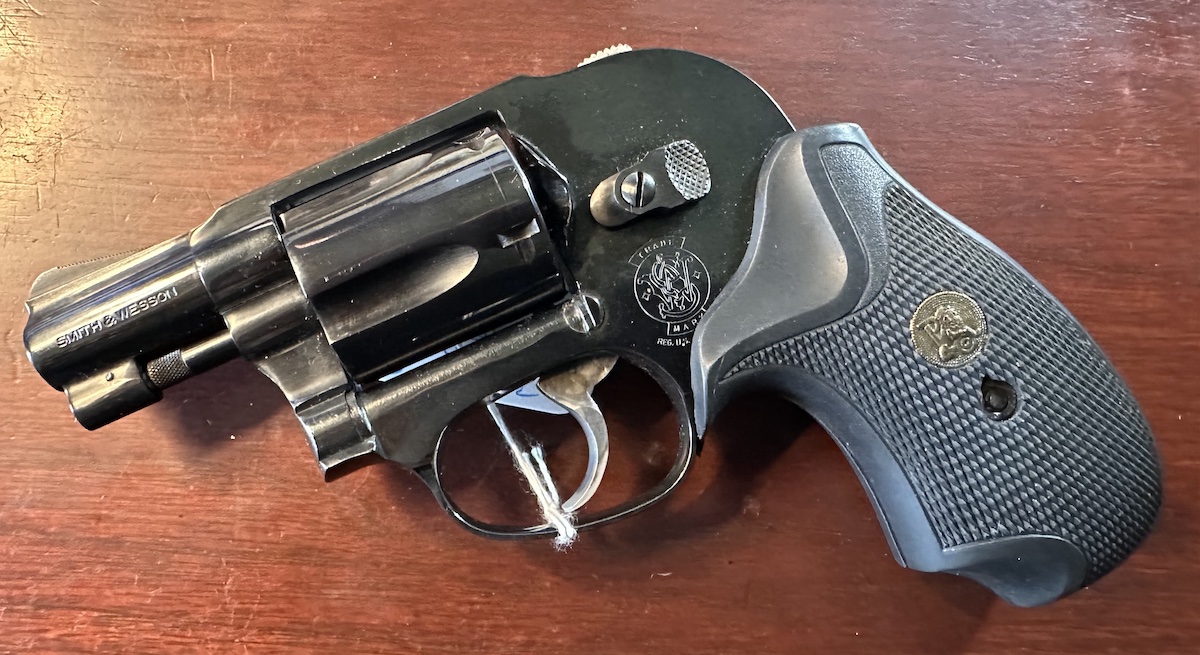 Smith & Wesson Model 49 Bodyguard, no dash