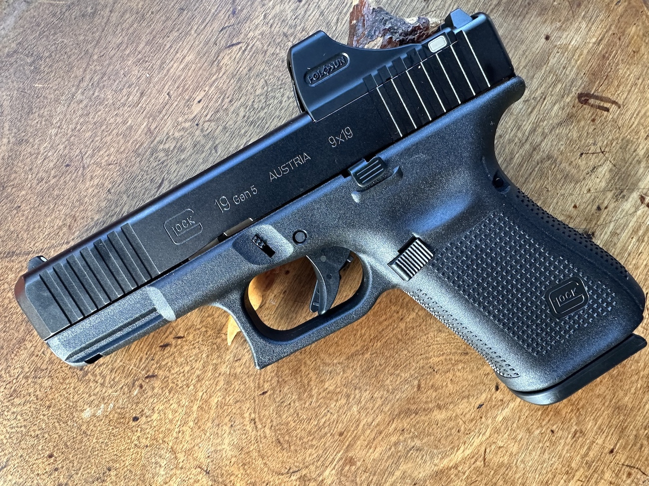 Glock 19 MOS with Holosun SCS optic PACKAGE