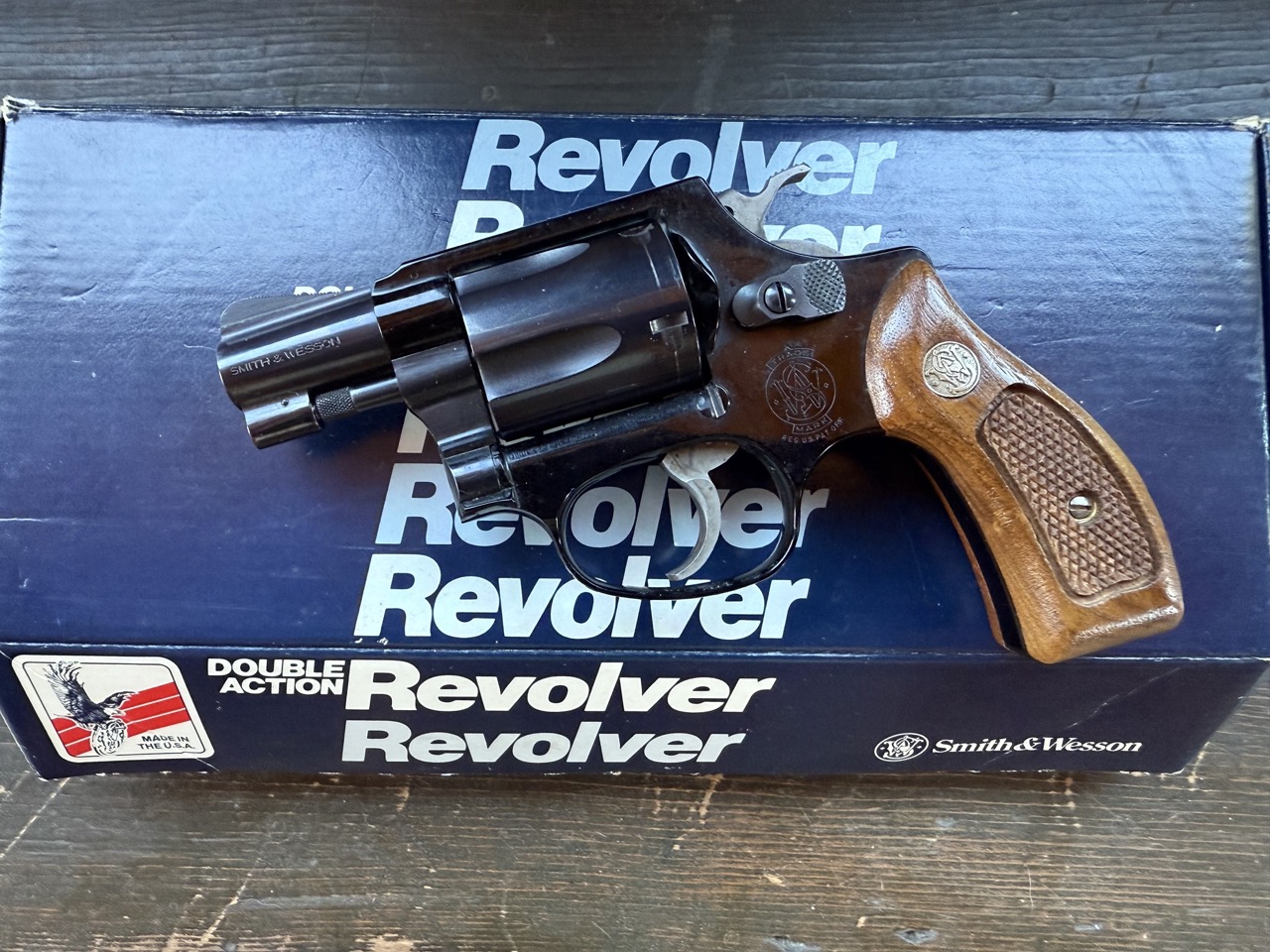 Smith & Wesson Model 37 (No Dash) Airweight Chief’s Special – Blued, Walnut Grips, Original Box