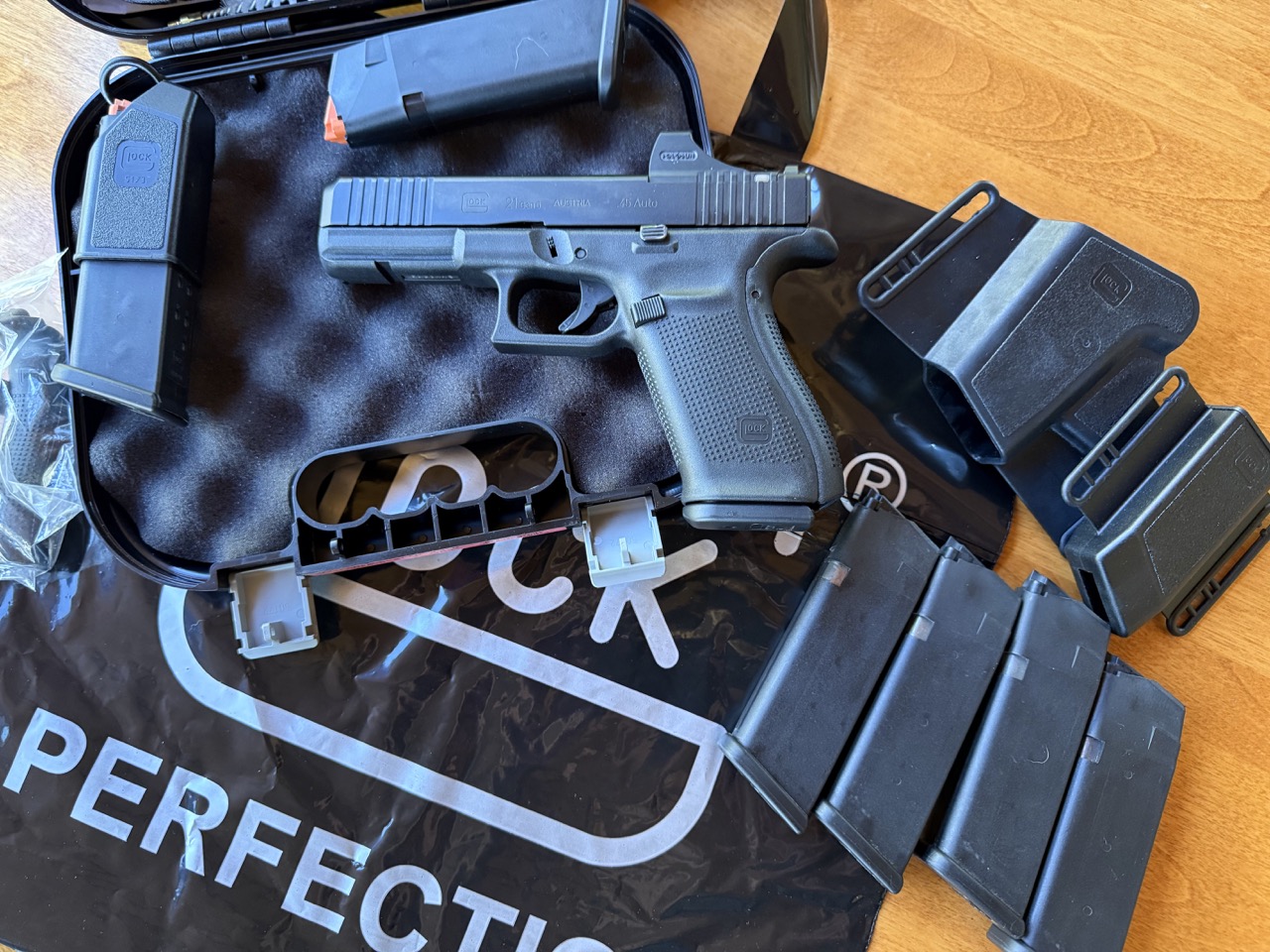 Glock 21 Gen 5 MOS package with Holosun SCS