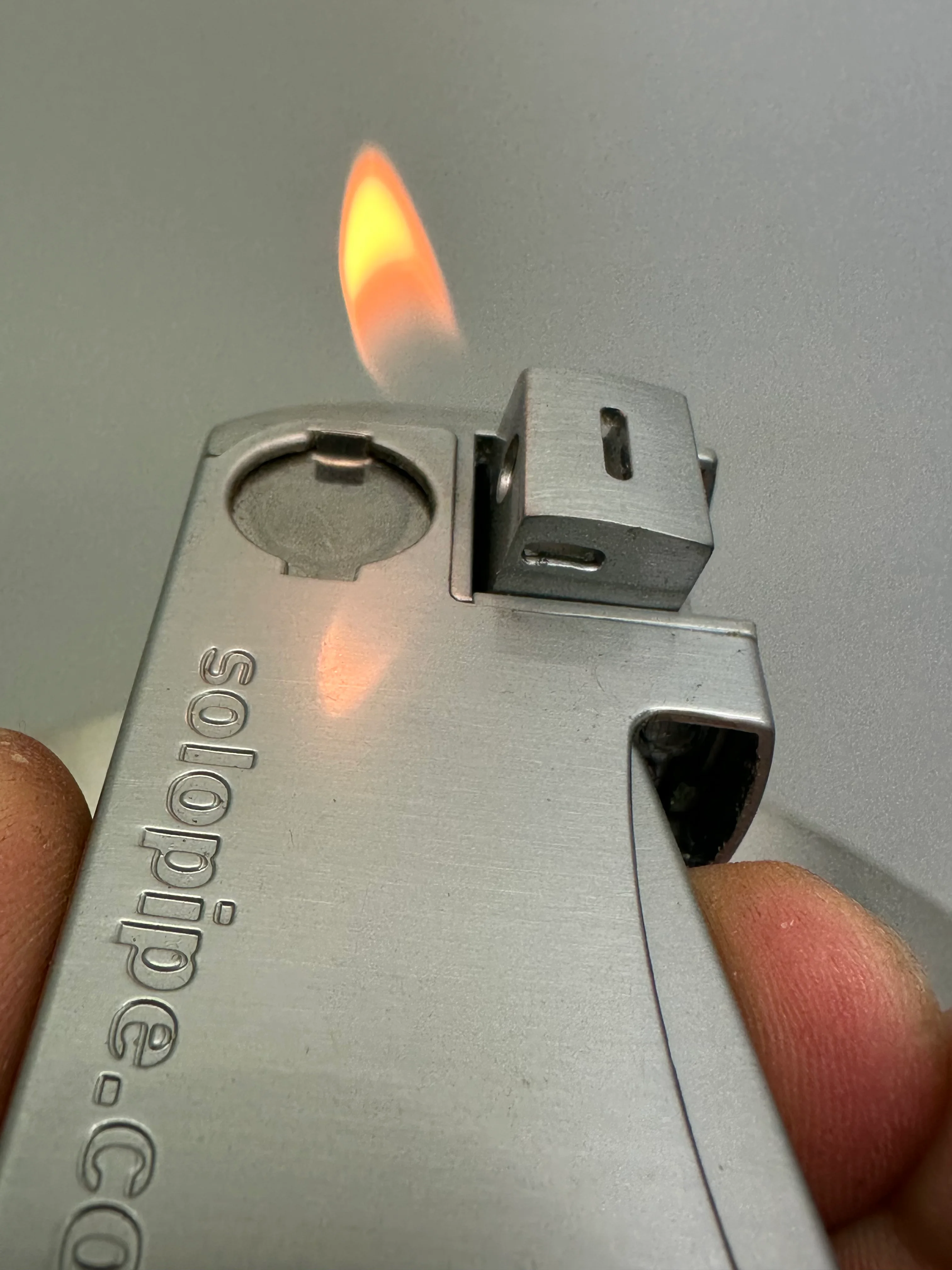 Solopipe w/ Integrated Lighter