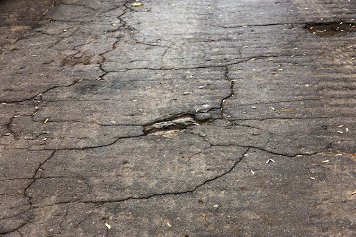 What Causes Driveways to Crack?
