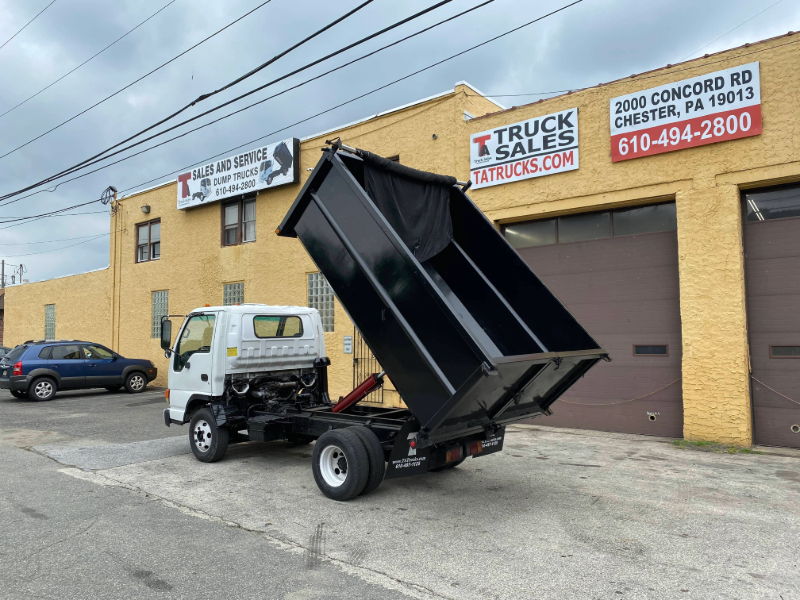 2005 Isuzu Solid Side Dump Truck